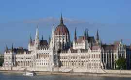 Гражданам Венгрии под угрозой тюрьмы запретят помогать нелегалам 