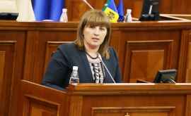 Liliana Palihovici ajută femeile săși croiască drum în politică