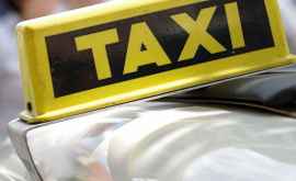 O tînără din Chișinău își plînge nemulțumirea legată de contoarele din taxiuri 
