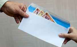 Сколько граждан Молдовы получает зарплаты в конверте
