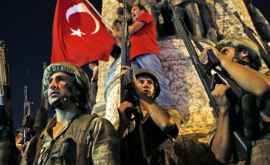 Zeci de militari turci arestaţi la doi ani de la puciul eşuat