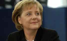 Angela Merkel merge la Kiev
