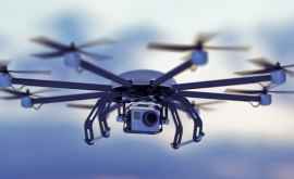 Elicopter militar în primejdie din cauza unei drone