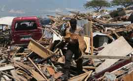 Un tsunami distrugător a lovit Indonezia