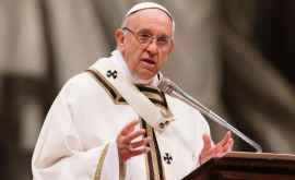 Papa Francisc condamnă lăcomia nestăpînită a oamenilor