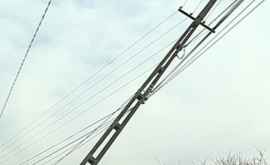 Vîntul puternic a afectat rețelele electrice în mai multe localități