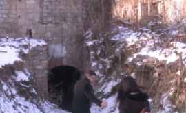 O trecere subterană spre procuratură a fost descoperită la Chişinău VIDEO