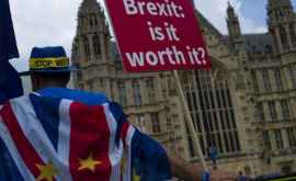 Brexit Sute de companii vor săşi mute sediile din Marea Britanie în Olanda