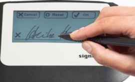 Tot mai mulți moldoveni folosesc semnătura electronică