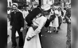В США умер моряк с фотографии Поцелуй на ТаймсСквер