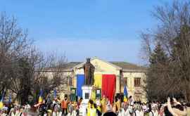 Monumentul domnitorului Ștefan cel Mare și Sfînt a fost inaugurat la Rîșcani FOTO