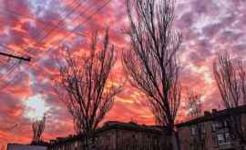 Cerul în culori Cum şia luat iarna rămas bun de la moldoveni FOTO