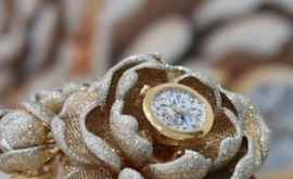В Швейцарии представили часы с 15 000 бриллиантами