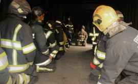 Пожарные из Молдовы испытали на себе температуру выше 900 градусов по Цельсию ВИДЕО