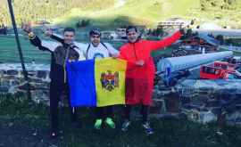 Cinci tineri din Moldova au alergat 21 km pentru o cauză nobilă