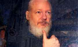 Bloomberg Julian Assange întemniţat în Guantanamo a Marii Britanii