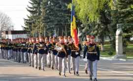 Военнослужащие Национальной армии чествовали флаг Молдовы