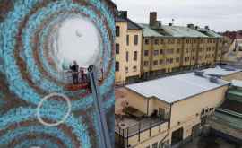 Работа молдавской художницы украсила стену в Швеции ФОТО