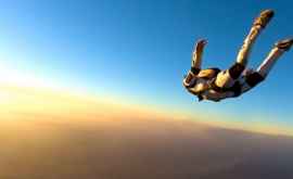 O femeie a căzut de la înălțimea de 1500 de metri și a supraviețuit