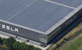 Tesla lansează serviciul de închiriere de panouri solare menajere cu instalare gratuită