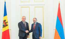 Dodon la invitat pe primministrul Armeniei în Moldova