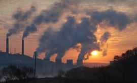 Oamenii produc de 100 de ori mai mult dioxid de carbon faţă de vulcani 