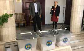 Посольство США в Кишиневе наблюдает за выборами ФОТО