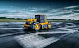 Самый быстроходный в мире трактор побил собственный рекорд скорости ВИДЕО