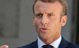 Emmanuel Macron vrea să rămînă fără pensie
