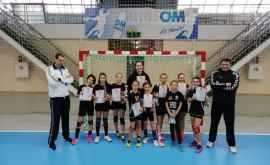 Echipa feminină a școlii de handbal nr2 a devenit campioană