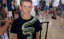Tricoul unui băiat de 10 ani a provocat un adevărat scandal pe un aeroport