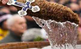Православные христиане отмечают канун Крещения