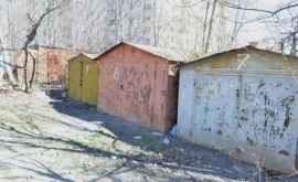 Вместо незаконно установленных гаражей в Кишиневе появятся парковки