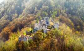 Castele europene în ruină reconstruite virtual FOTO