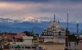 Munții Himalaya se văd din India ca urmare a scăderii poluării