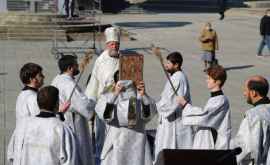 Cum a fost prima slujbă de la Catedrala Mitropolitană cu participarea enoriașilor FOTO