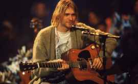 Chitara lui Kurt Cobain de la concertul MTV Unplugged este scoasă la licitaţie
