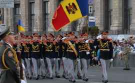 Cum apreciază moldovenii participarea militarelor moldoveni la Parada din Piața Roșie 