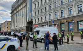 Отделение банка в Киеве захвачено террористом