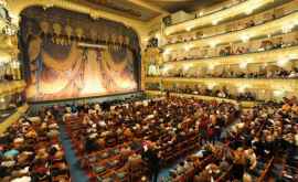 Aproximativ 30 de dansatori de la teatrul Mariinski infectaţi
