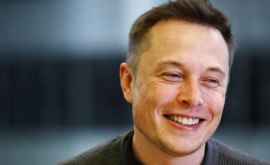 Elon Musk ar putea deveni în două luni cel mai bogat om de pe planetă