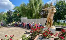Excursie de amploare cu copiii la locurile gloriei militare din Moldova FOTO