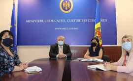 Desfășurarea procesului educațional în noul an de studii motiv de discuții la minister