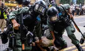 300 de persoane arestate în timpul unui protest în Hong Kong 
