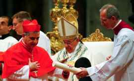 Unul dintre cei mai influenţi cardinali de la Vatican a demisionat 