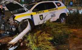 O mașină a poliției a fost grav avariată întrun accident