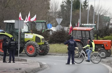 Возобновляются протесты: польские фермеры блокируют два КПП