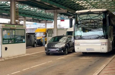 Autobuzele din Ucraina vor traversa frontiera cu Moldova conform înregistrării