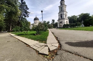 Primăria Chișinău continuă reabilitarea Grădinii Publice Scuarul Catedralei Mitropolitane „Nașterea Domnului”
