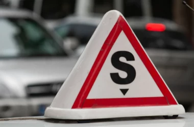 Viitorii șoferi, pregătiți-vă: Vor fi introduse noi prevederi pentru examenul auto 